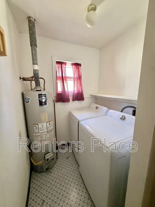 Claremore House: 428 E 4th St
