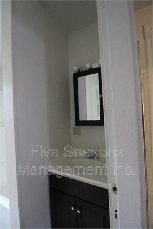 Burlington Condo: 39 B Buell