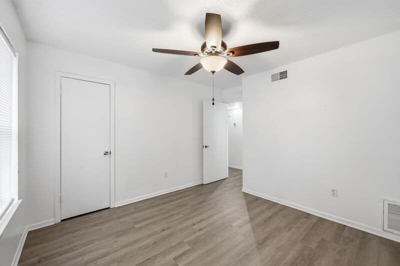 Kirbyville House: 1410 South Elizabeth Avenue