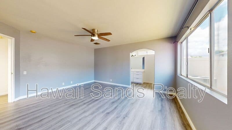 Ewa Beach House: 91-204 Kuina Pl