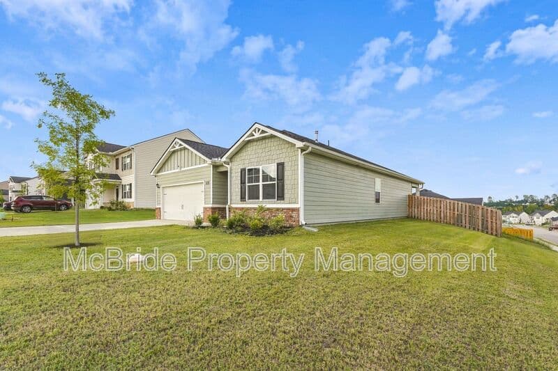 Grovetown House: 715 Hollis Ave