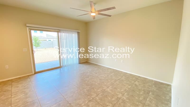 Buckeye House: 30732 W Picadilly Rd