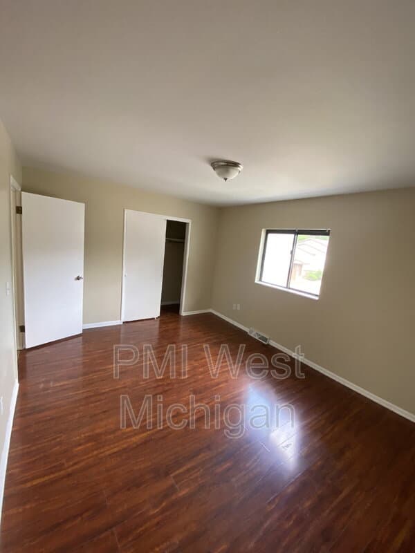 Grand Rapids Townhome: 6081 In The Pines Dr SE