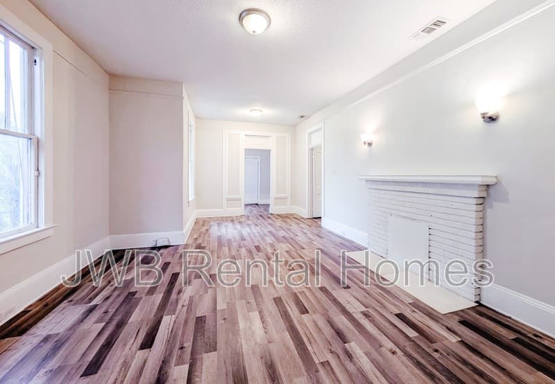 Jacksonville House: 3401 Pearl St N