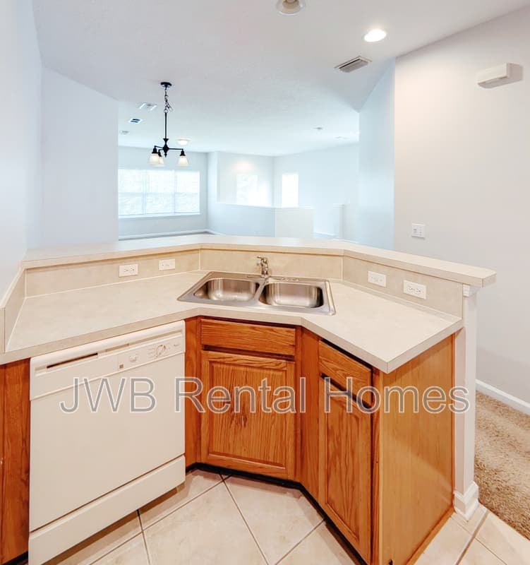 Jacksonville Condo: 12301 Kernan Forest Blvd #107