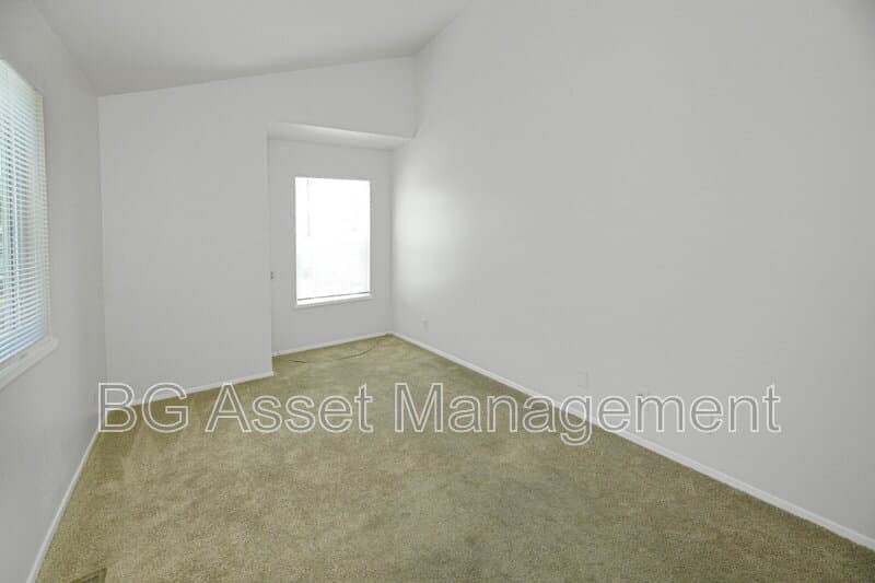 Rodeo House: 810 3rd St