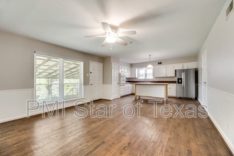 Dallas House: 11643 Rogue Way