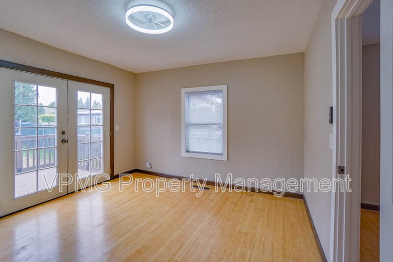 Vancouver House: 2901 Fruit Valley Rd