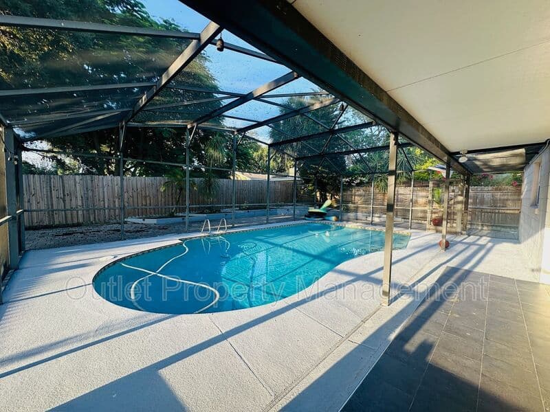 Orlando House: 10300 Arbor Ridge Trail