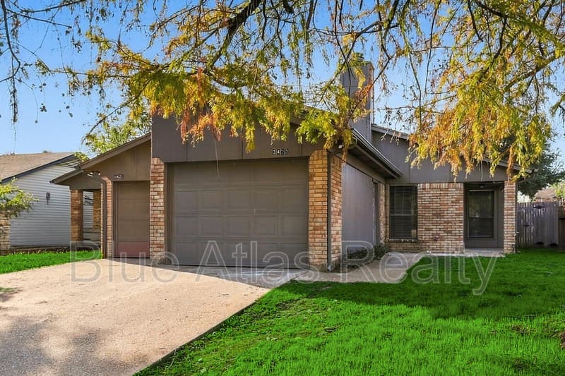 Fort Worth House: 3423 Meadowmoor Street