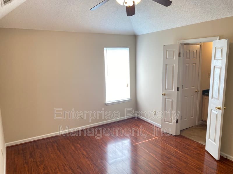 Memphis House: 3794 Walden Meadow Drive