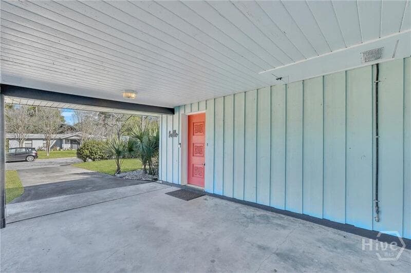 Savannah House: 2337 Shirley Drive