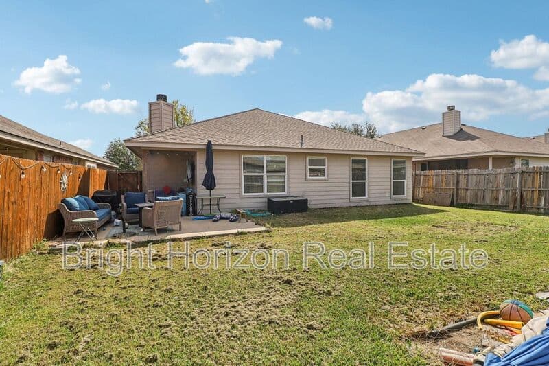 Fort Worth House: 8221 Mule Deer Run
