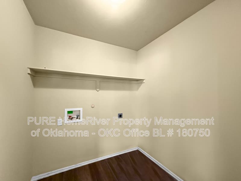 Oklahoma City House: 8401 SW 47th Cir