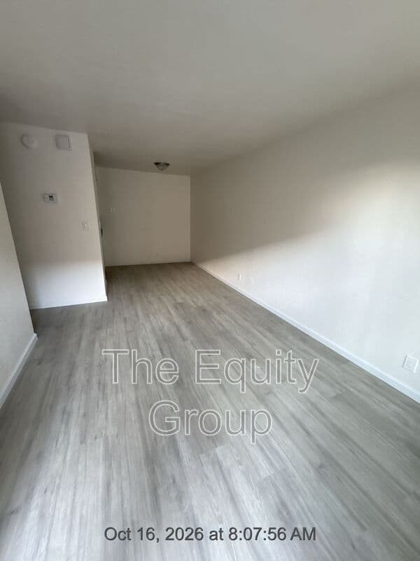 Visalia Condo: 816 West Murray Avenue