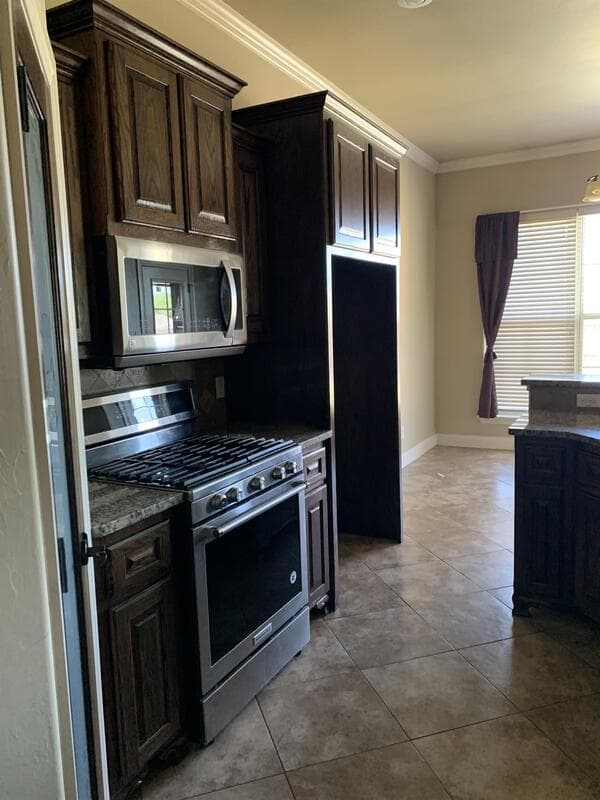 Ada House: 900 Cypress Drive