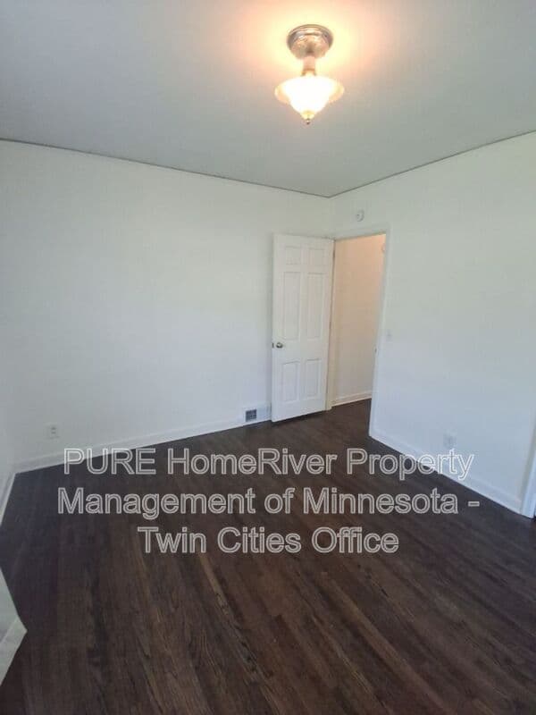 Saint Louis Park House: 2632 Toledo Avenue S
