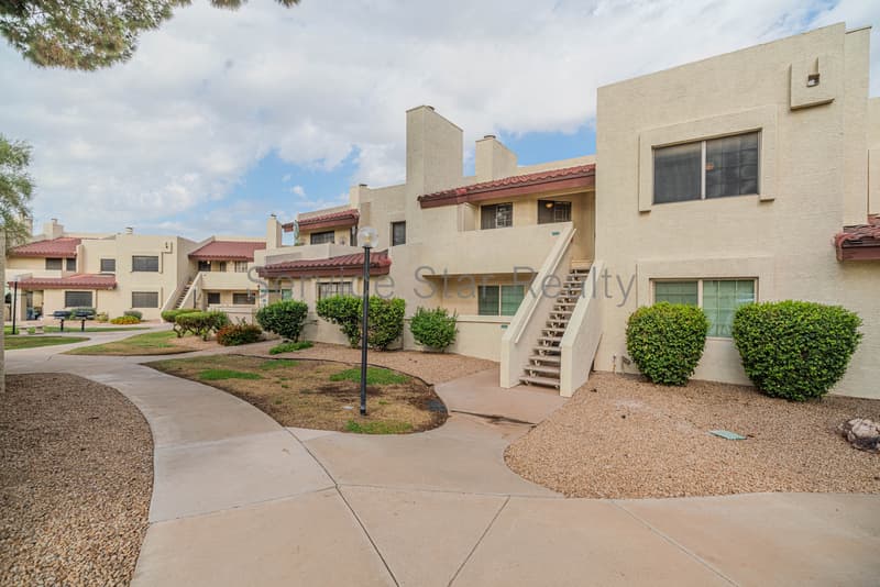 Phoenix Condo: 2020 W Union Hills Dr