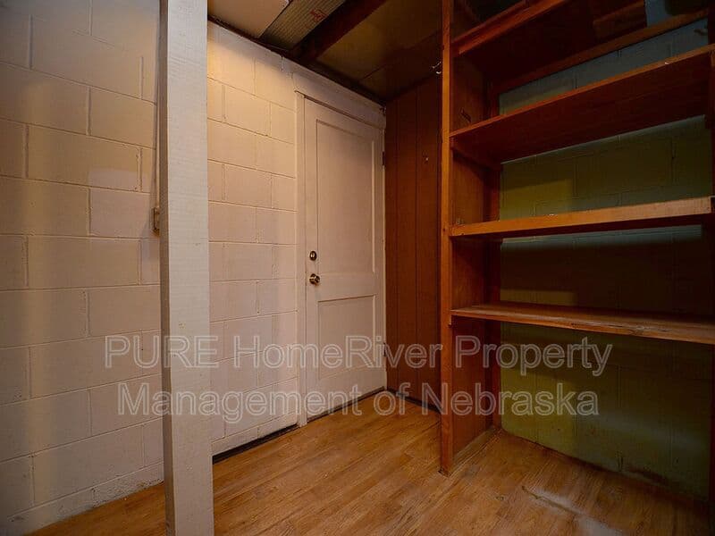 Omaha House: 3333 S 82nd St
