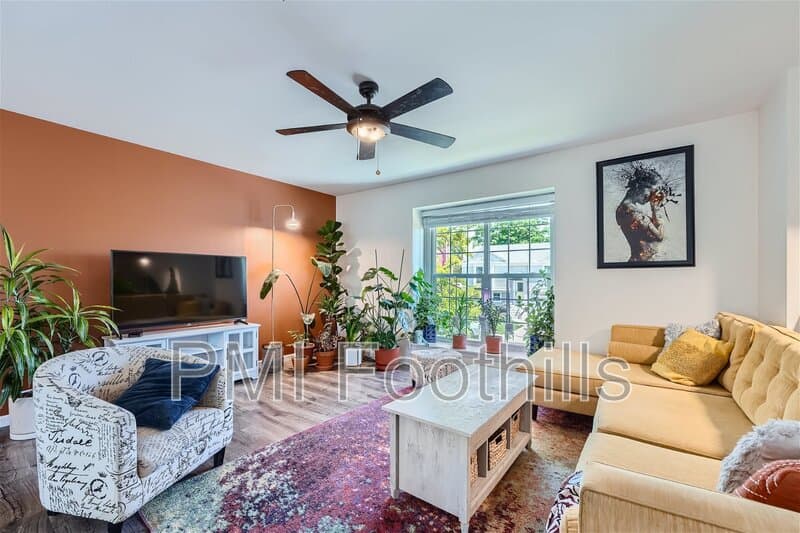 Westminster House: 11516 West 102nd Place