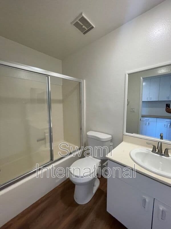 Inglewood Condo: 917 Enterprise Ave.