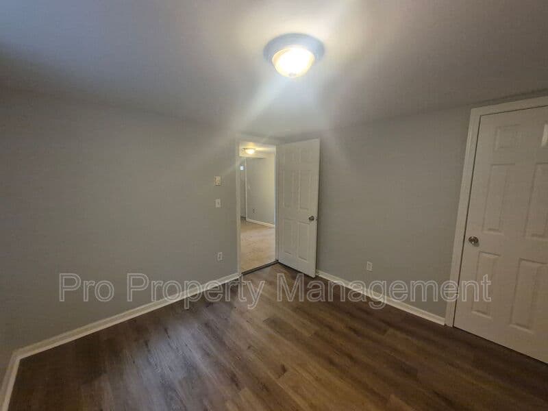 Oakville House: 14 Edgewood Rd