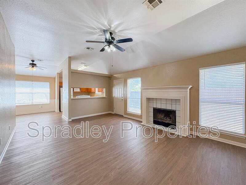 Temple House: 4612 Stone Pointe Dr