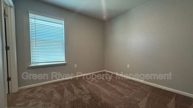 Jacksonville House: 1723 Carter Landing Boulevard