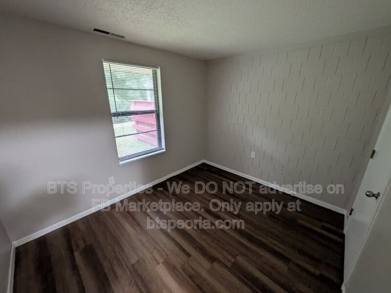 Peoria House: 3426 W Dorchester Ridge