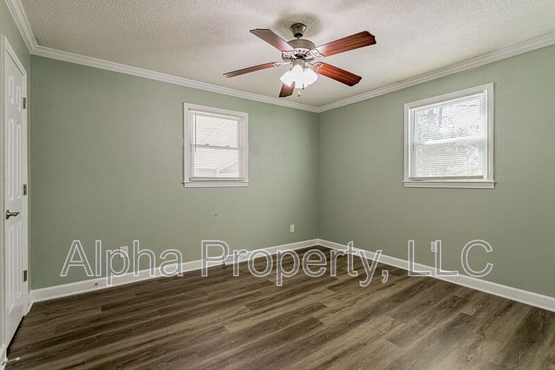 Greer House: 206 E Arlington Ave