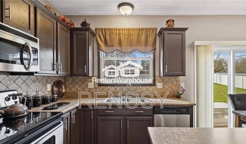 West Des Moines House: 7744 Cottonwood Ln
