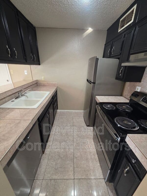 Midland Condo: 4802 Country Club Dr