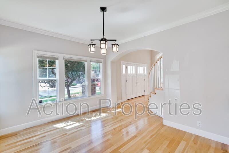 San Jose House: 1182 Curtiss Avenue
