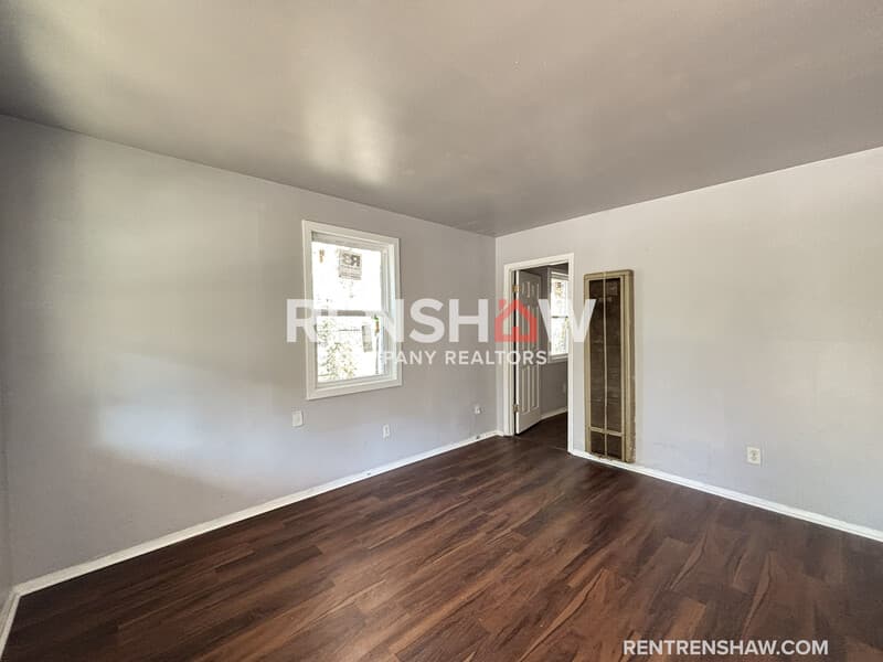 Memphis House: 1466 Oakwood St