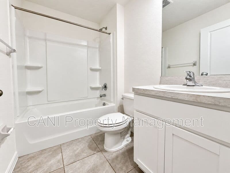 Wimauma House: 16535 Windmill Forge Pass