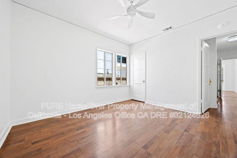 Los Angeles House: 1534 Hayworth Ave