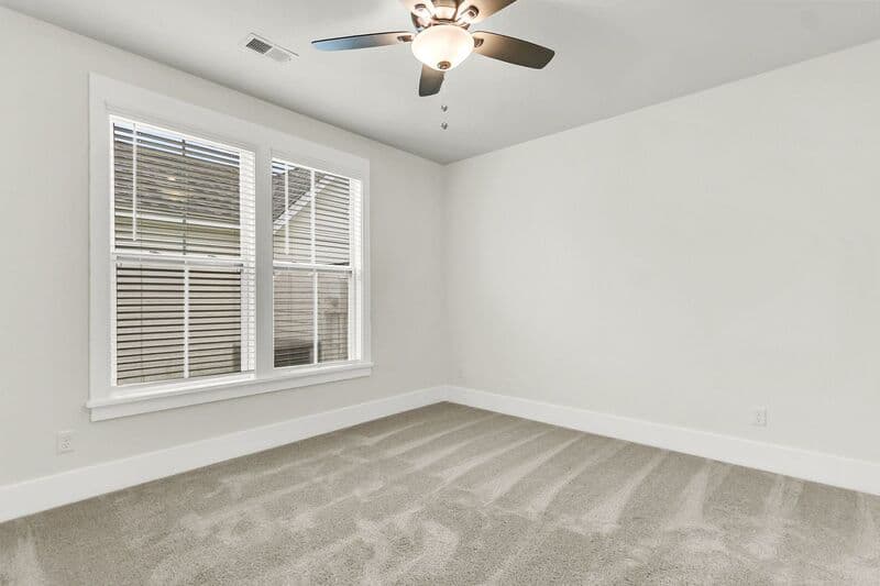 Summerville Townhome: 254 Symphony Ave