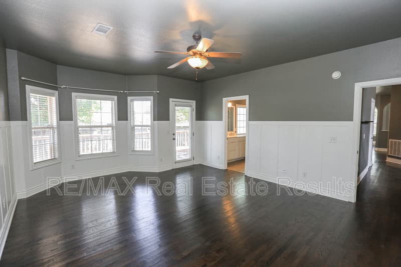 Rogers House: 5300 S 44th Pl