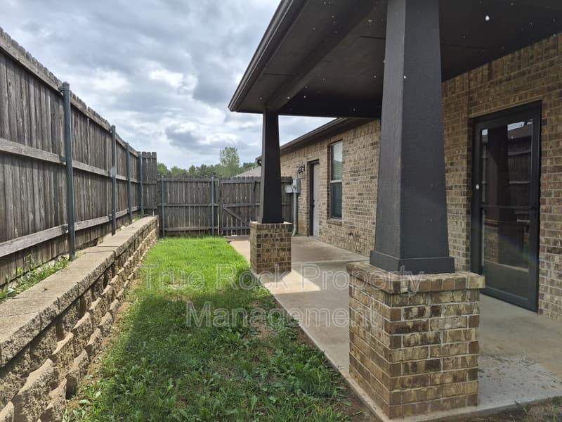Ada Condo: 1407 B N. Monte Vista