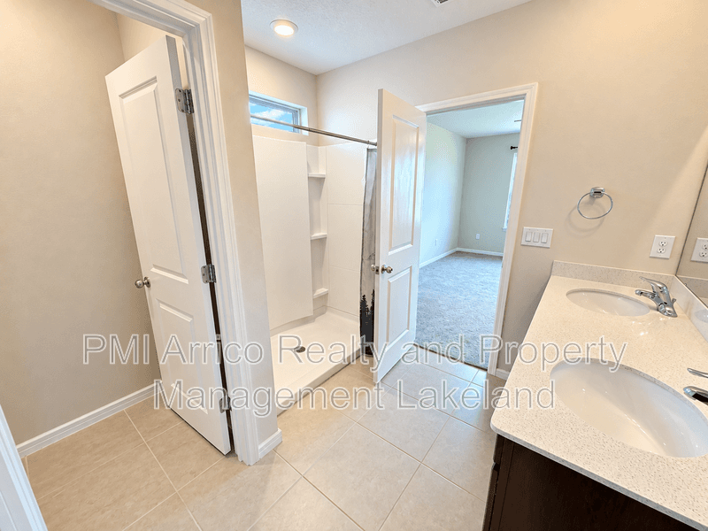 Lakeland House: 5414 Keaton Springs Drive