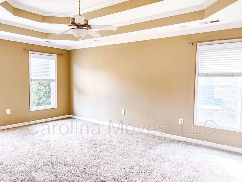 Simpsonville House: 702 Carriage Hill Road