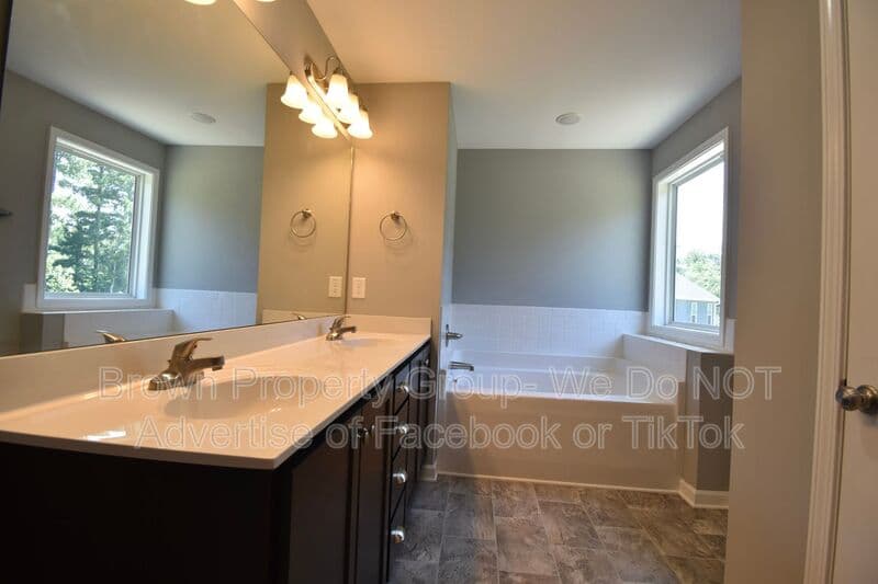 Raeford House: 240 Fieldbrook St
