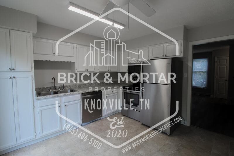 Knoxville House: 4045 Heather Court Northwest