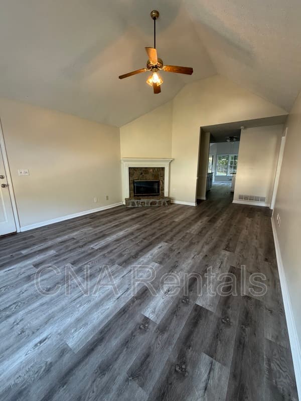 Woodstock House: 508 Brooksdale Dr