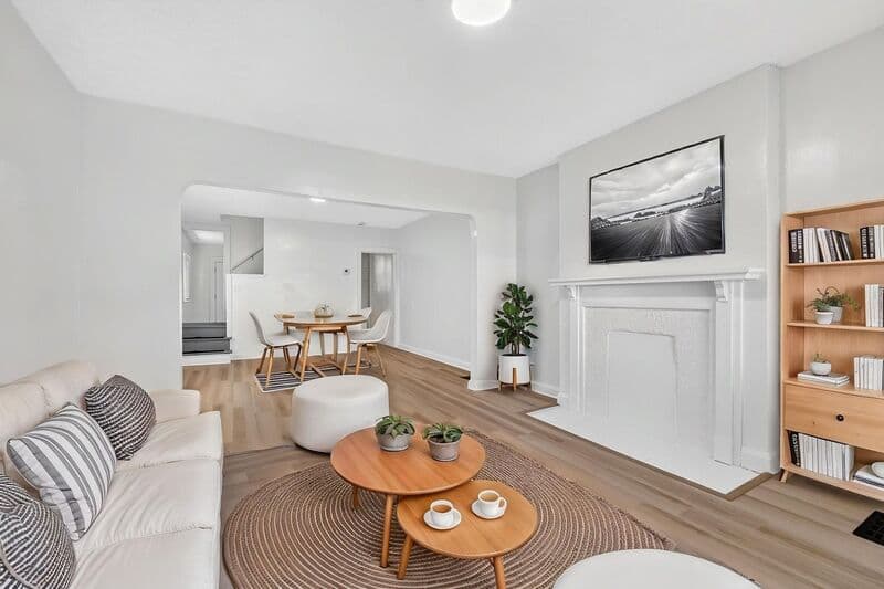 Columbus House: 2823 Sullivant Ave