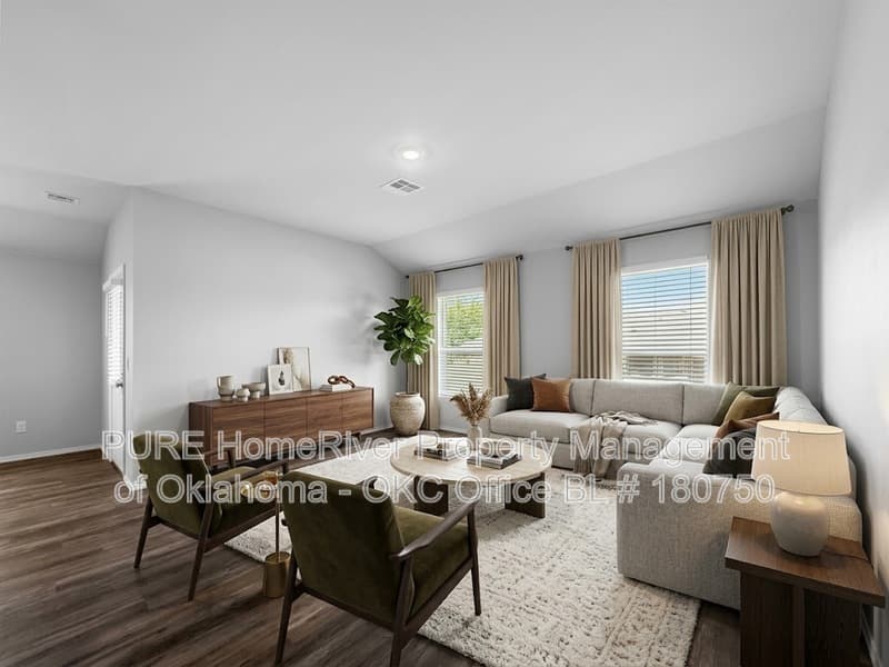 Chickasha House: 2014 Taylor St