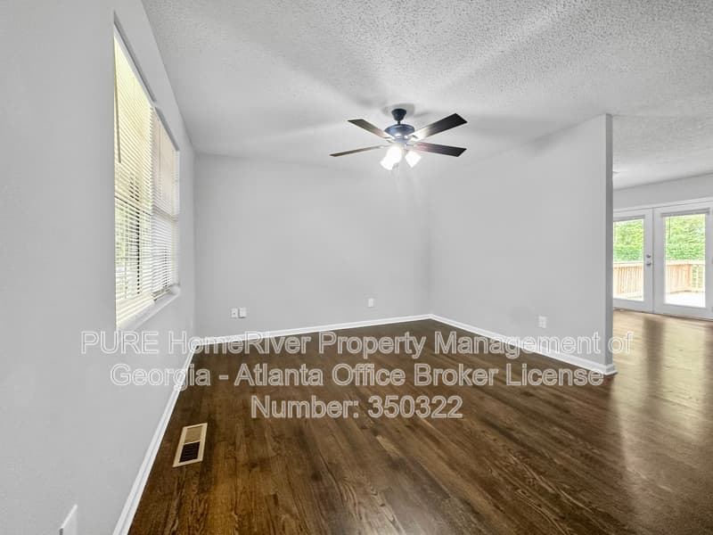 Acworth House: 555 Browning Cir