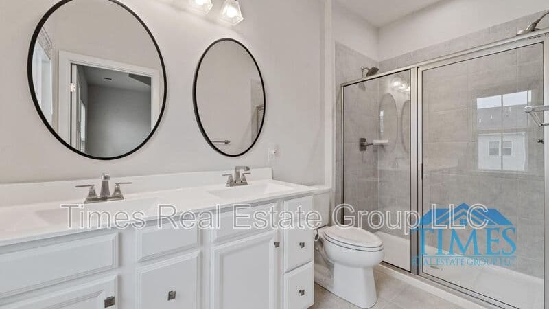 Downingtown House: 416 Paperbark Square