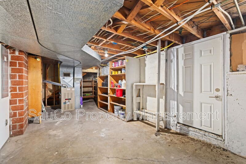Gresham House: 5301 Southeast Welch Road