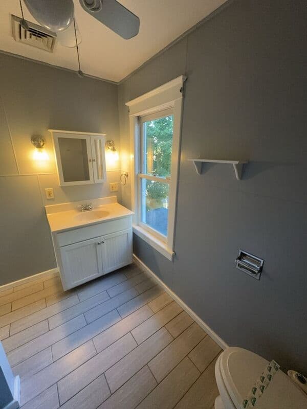 Stroudsburg House: 528 Lindbergh Avenue
